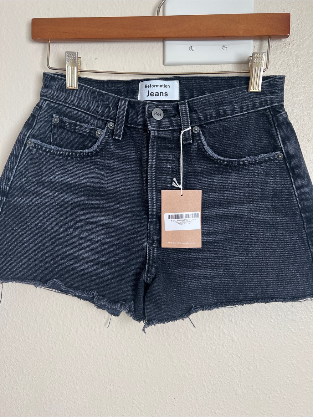 Reformation Dixie High Rise Jean Short - Picture 2 of 12